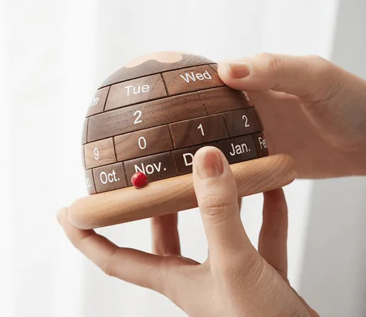 Jaxon Wooden Rotating Calendar